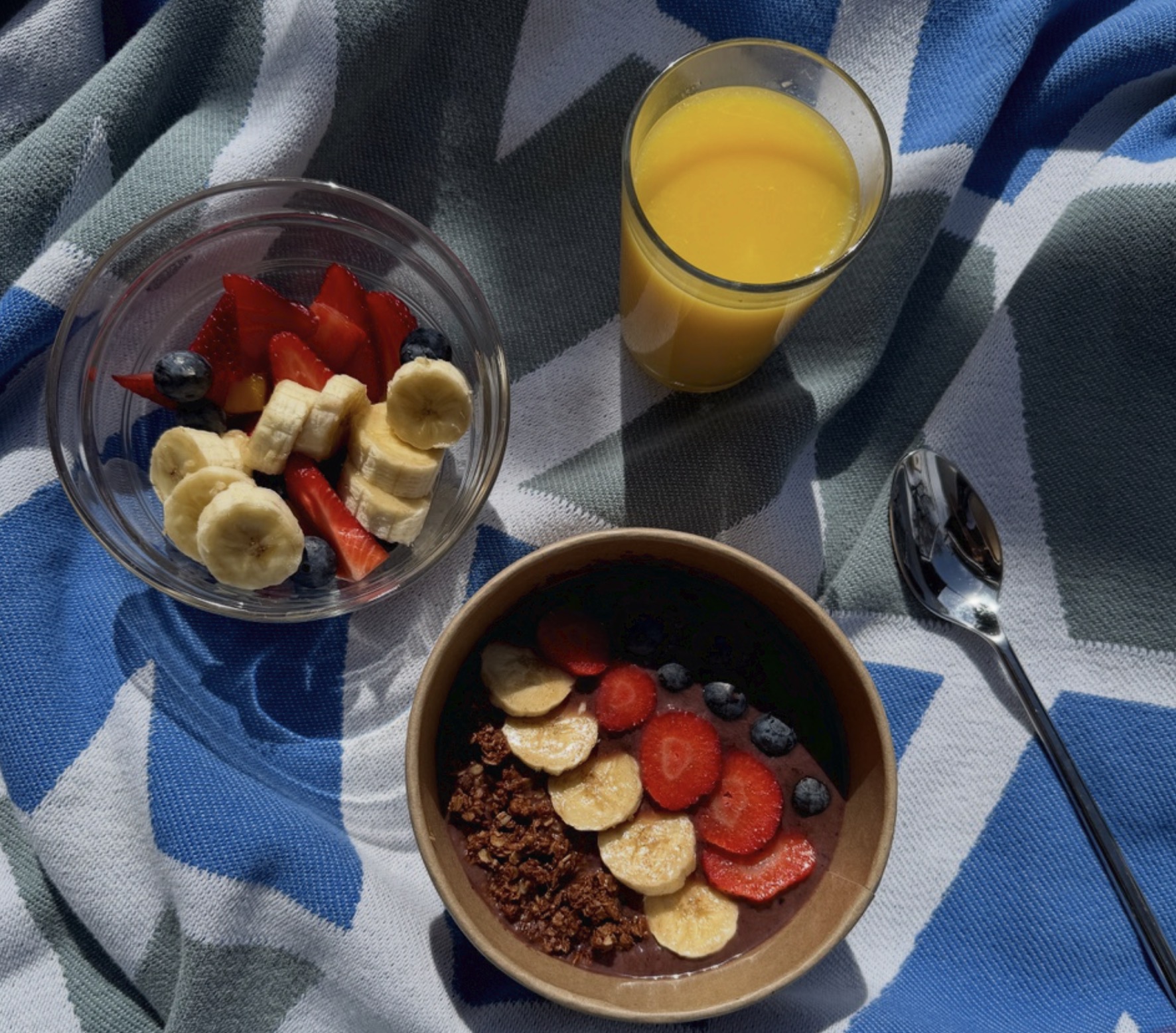 Ukázka univerzální snídaně — Acai bowl