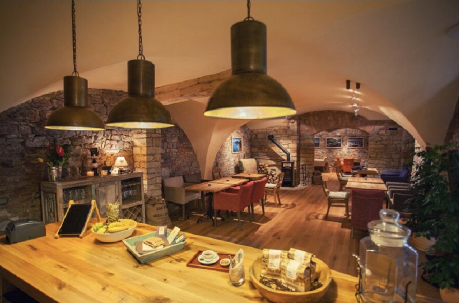 Interiér kavárny Café Doma v Litoměřicích